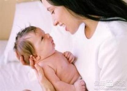 三个月宝宝拉肚子怎么办？吃纯母乳的解决方案